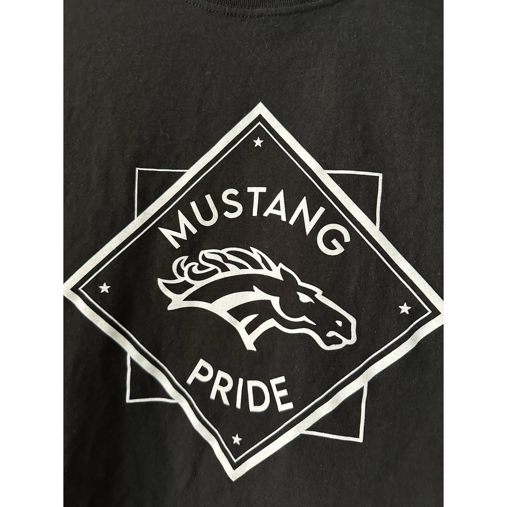 Mustang Pride Men's T-Shirt XL Xtra Large Black White Crew Neck Short Sleeve EUC - Picture 3 of 9